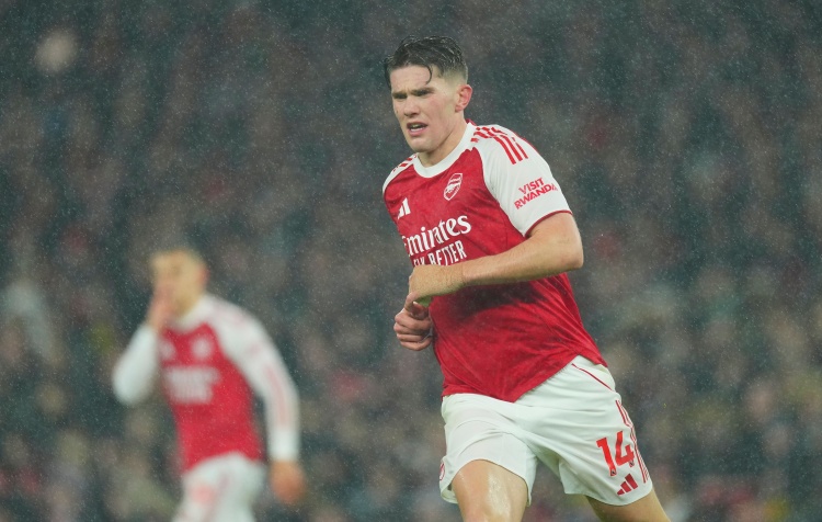 必赢官网-埃布埃:约克雷斯需要队友更多地支援 今年阿森纳将夺得英超冠军